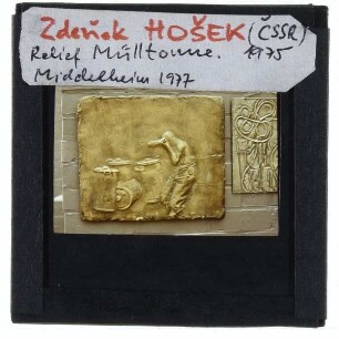 Hošek, Relief Mülltonne