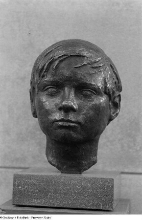 Bronzekopf "Junger Pionier" von Olly Waldschmidt