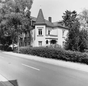 Evangelisches Pfarrhaus; Niedernhausen, Fritz-Gontermann-Straße 4