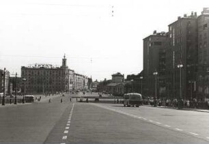 Moskau. Blick entlang einer Straße