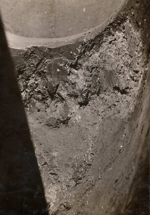 Maschine 5, W.II, Turb.-Gehäuse, H.-D.-Oberteil - Nach einem Jahre entdeckte Schlackenstelle im zweiten Ringkanal