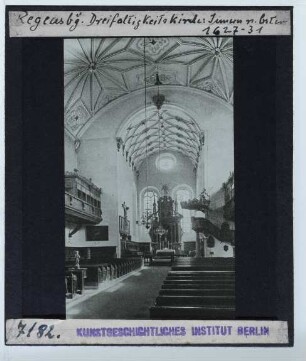 Regensburg, Dreifaltigkeitskirche : Innenansicht, Blick nach O