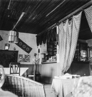 Hotelbar : Blick in den Gastraum eines Hotels in Lubero