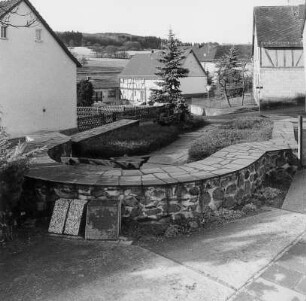 Kirchenfundament; Mengerskirchen, Alte Kirche
