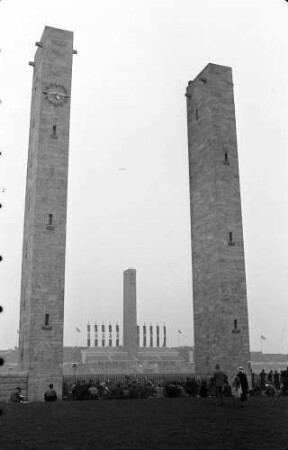 Berlin: Possitionstürme und Glockenturm