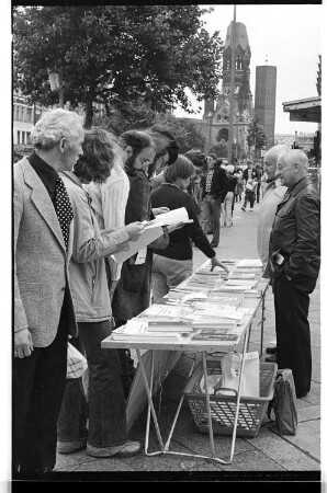 Kleinbildnegativ: Aktion der VVN Westberlin, Joachimsthaler Platz, 1978