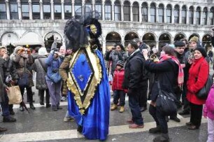 Karneval in Venedig : Aufgenommen am Rosenmontag, dem 20. Februar 2012 auf dem Markusplatz in Venedig