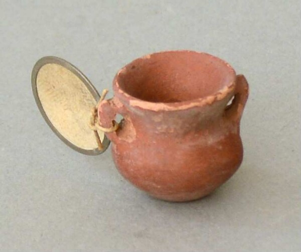 Clay vessel