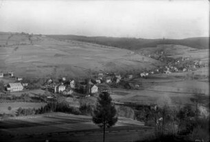 Ortsansicht mit Bahnhof und Schmalzgrubner Straße : li. Engel-Gasthof