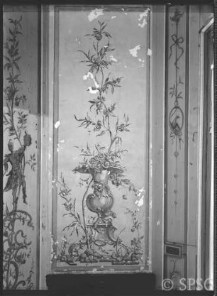 Potsdam, Park Sanssouci, Neues Palais, Vorzimmer im Unteren Fürstenquartier, R. 166, Hofseite, Detail: Wand.