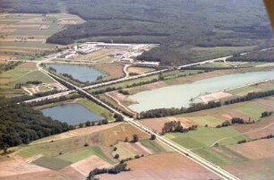 Nimburg: Rheintalautobahn, Anschluss und Seen, seitlich