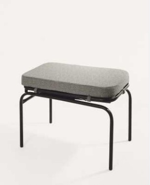 Hocker mit integrierter Trittleiter