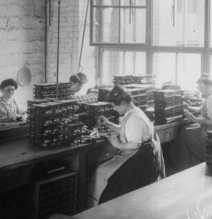 Glockenrevision : Technikgeschichte | Technologie | Maschinenbau und Eisengiesserei | Elektrotechnische Industrie