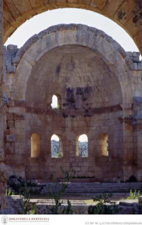 Qala^BJt Sema^BJn & Qala^BJt Sima^BJn, Ostbasilika
