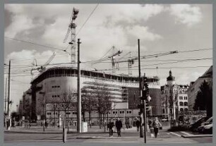 Neubau eines Einkaufzentrums an Stelle der Blechbüchse (Konsument-Warenhaus) in Leipzig, Verwendung der alten Alu-Fassade