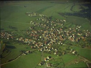 Auengrund-Crock. Ortsteilansicht. Luftbild-Schrägaufnahme von Südost