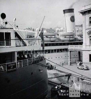 Genua. Im Hafen. Passagierschiffe am Kai