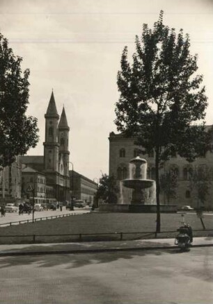 München, Ludwig-Maximilians-Universität mit Ludwigskirche