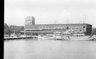 Friedrichshafen Hafenbahnhof Dmapfschiff Friedrichshafen