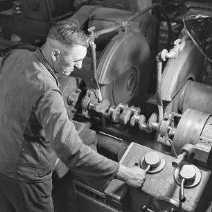 Produktionsanlage für Kurbelwellen bei Borgward