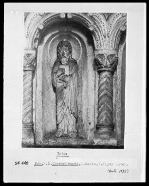 Chorschranke mit den Statuen der 12 Apostel — Apostel