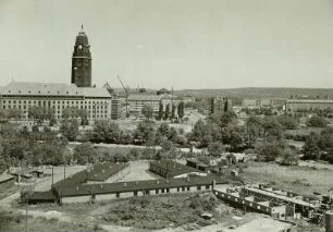 Dresden. Blick vom Studentenhochhaus an der Christianstraße nach Norden zum Rathaus
