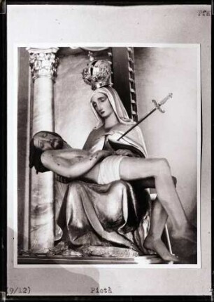 Kirche; Pietà von Hochaltar
