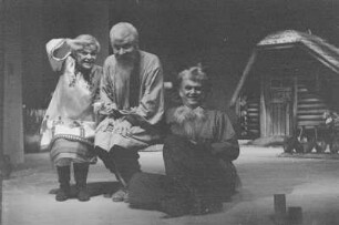 Szenenbilder aus "Das Rübchen", Theaterstück von Pawel Maljarewski nach dem Märchen "Repka“. Aus dem Russischen und Bearbeitung von Horst Hawemann und Peter Ensikat. Theater der Freundschaft Berlin, 29.11.1969