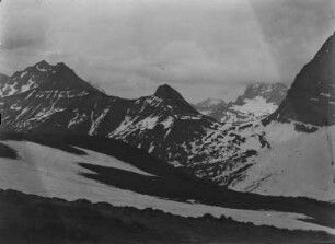 Berglandschaft : Blick über die verschneite Landschaft des Karwendel-Gebirges.