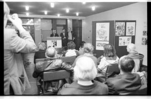 Kleinbildnegativ: Ausstellung Klaus Staeck, Rathaus Kreuzberg, 1977