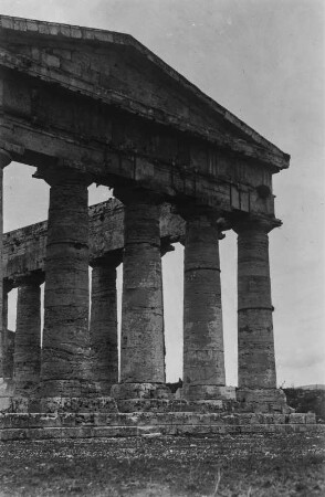 Segesta. Unvollendeter dorischer Tempel aus der griechischen Klassik