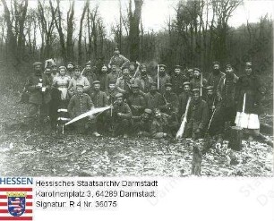 Militär, 48. Reserve-Armeekorps / Gruppenaufnahme im Wald