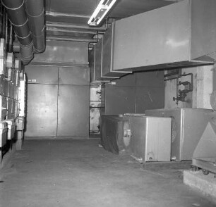 Roßwein. VEB Terra-Schuhfabrik. Einweihung der neuen Heizanlage. Heizkeller (Teilansicht) mit Heizanlage