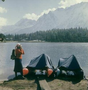 Bayrische Alpen. Lautersee bei Mittenwald gegen Karwendel