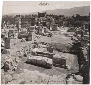 Ruinen, Baalbek: Altarpodium von Westen