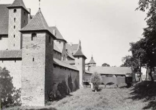 Malbork (Marienburg), Ordensburg Marienburg, Ansicht von Südosten über den Schlossgraben