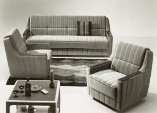 Sitzgruppe "Elsbeth" : Wohnzimmermöbel. Sitzgruppe "Elsbeth" (1976; Möbelkombinat Erfurt (MKE)) mit Beistelltisch