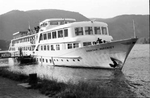 Boppard: M.S. Prinses Margriet, seitlich beim Anlegen
