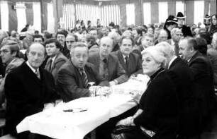 Forchheim: Festzelt; Ehrengäste mit: Filbinger, Minister Weiser, Nothhelfer, Ungern-Sternberg, Dekan Jutzler, Schill