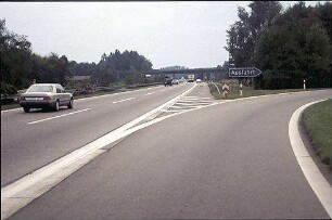 Ausfahrt West von Hauptfahrbahn West (Karlsruhe Richtung Basel)