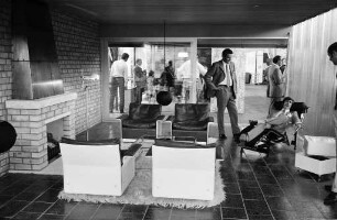 Ausstellung "sparen - bauen - wohnen 70" in der Schwarzwaldhalle und Nancyhalle
