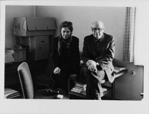 Chefsekretärin Christa Guse und Dr. Erhard Frommhold, Cheflektor des Verlags der Kunst