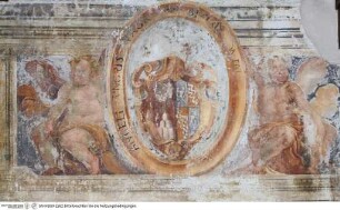 Illusionistische Architektur mit Landschaftsausblicken und Fries mit Personifikationen der Vier Jahreszeiten und Putten mit Wappen der Mitglieder der Familie Cesi, Allianzwappen von Angelo Cesi und Beatrice Caetani, von zwei Putten gehalten