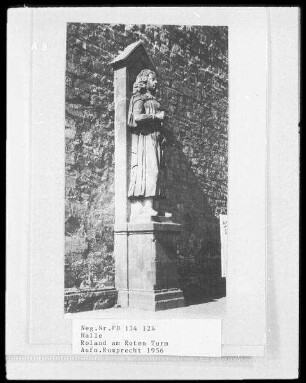 Halle (Saale), Rolandstatue am Roten Turm