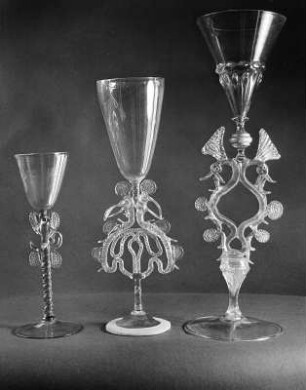 Likörglas, Weingals und Pokal aus Glas
