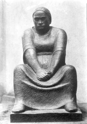 Sorgende Frau : Sorgende Frau. Eichenholz; H. 66 cm (1910; E. Barlach)