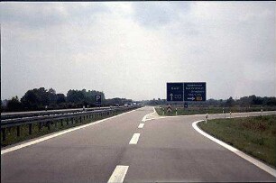 Einfahrt in Kreisel Südwest (Karlsruhe Richtung Appenweiher) von Nebenfahrbahn West (Karlsruhe Richtung Basel)