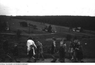 Altenberg, Zinnwald, Klügelhütte. Berliner Kinder zur Erholung auf der Hütte - Aktion der Volkssolidarität, um 1947