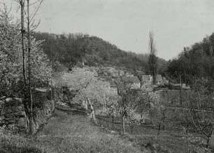 Hosterwitz (Dresden-Hosterwitz). Keppgrund mit Gasthaus "Keppschlößchen". Blick nacxh Nordost