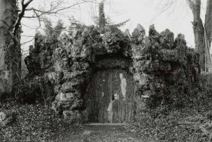 Künstliche Ruine